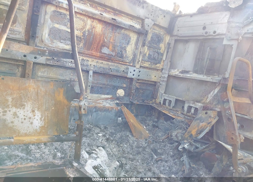 2020 VOLVO VNR VIN: 4V4WC9EHXLN234680