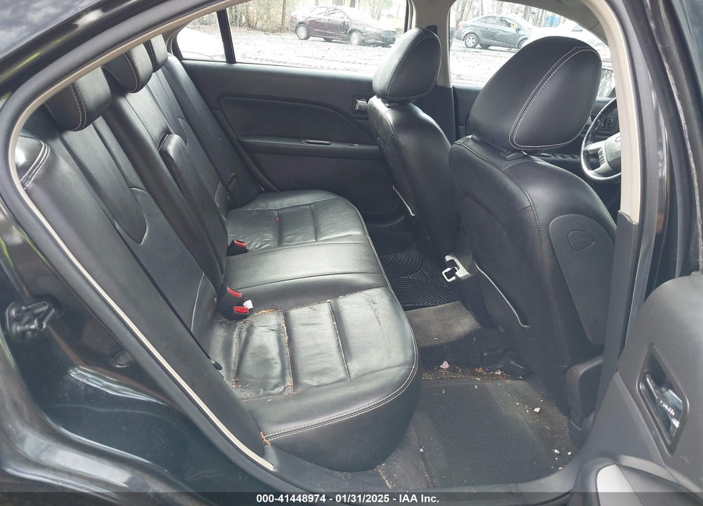 2010 FORD FUSION VIN: 3FADP0L3XAR256740