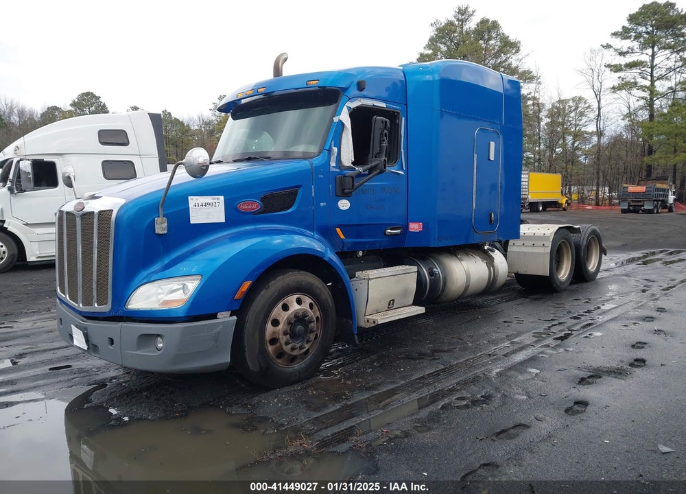 2014 PETERBILT 579 VIN: 1XPBDP9X7ED212415