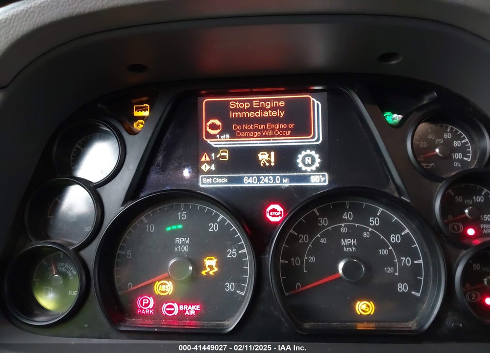 2014 PETERBILT 579 VIN: 1XPBDP9X7ED212415