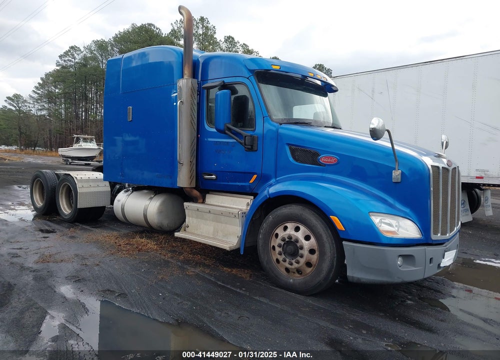 2014 PETERBILT 579 VIN: 1XPBDP9X7ED212415