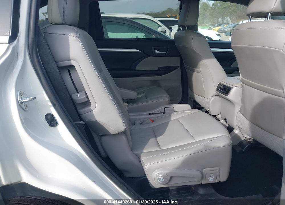 2016 TOYOTA HIGHLANDER XLE V6 VIN: 5TDKKRFH9GS165346
