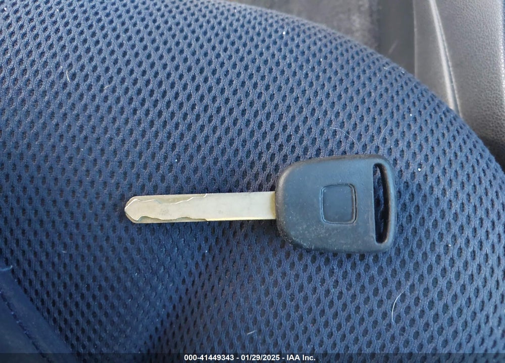 2013 HONDA FIT VIN: JHMGE8H51DC038449