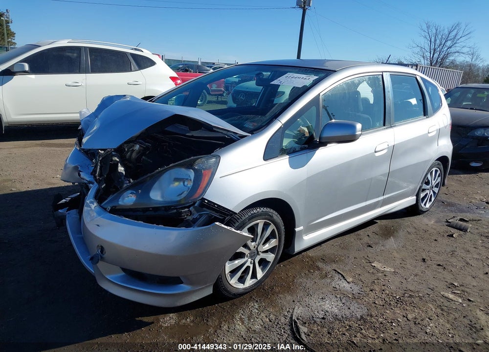 2013 HONDA FIT VIN: JHMGE8H51DC038449