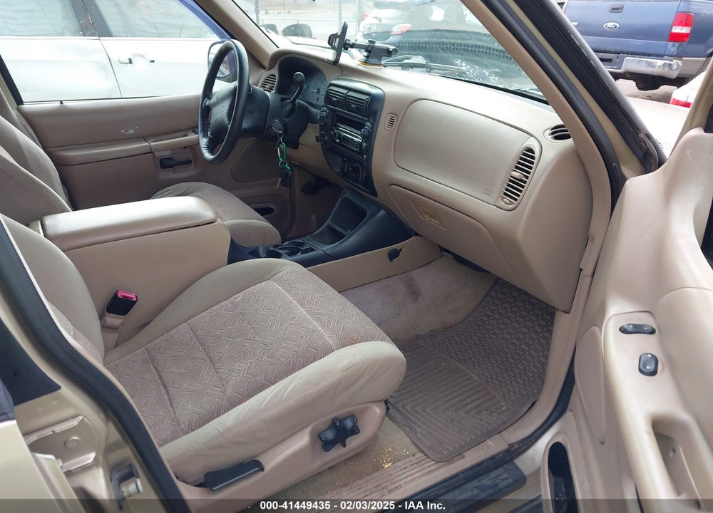 2001 FORD EXPLORER XLT VIN: 1FMZU73E01ZA62163