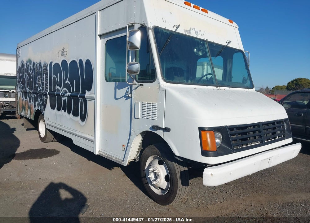 2001 WORKHORSE CUSTOM CHASSIS FORWARD CONTROL CHASSIS P4500 VIN: 5B4KP42R113325544