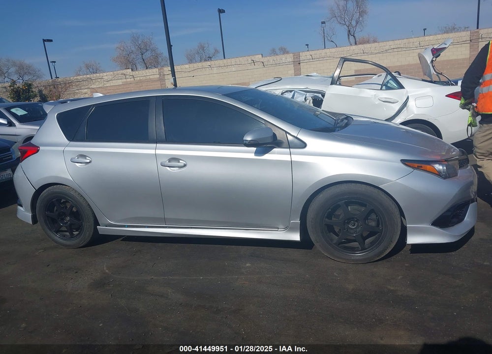 2018 TOYOTA COROLLA IM VIN: JTNKARJEXJJ558627