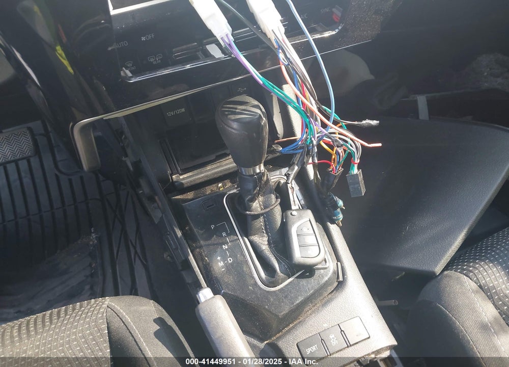 2018 TOYOTA COROLLA IM VIN: JTNKARJEXJJ558627