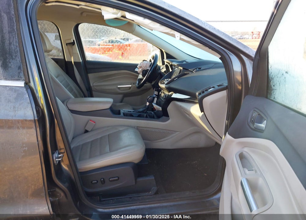 2017 FORD ESCAPE TITANIUM VIN: 1FMCU0J91HUC82454