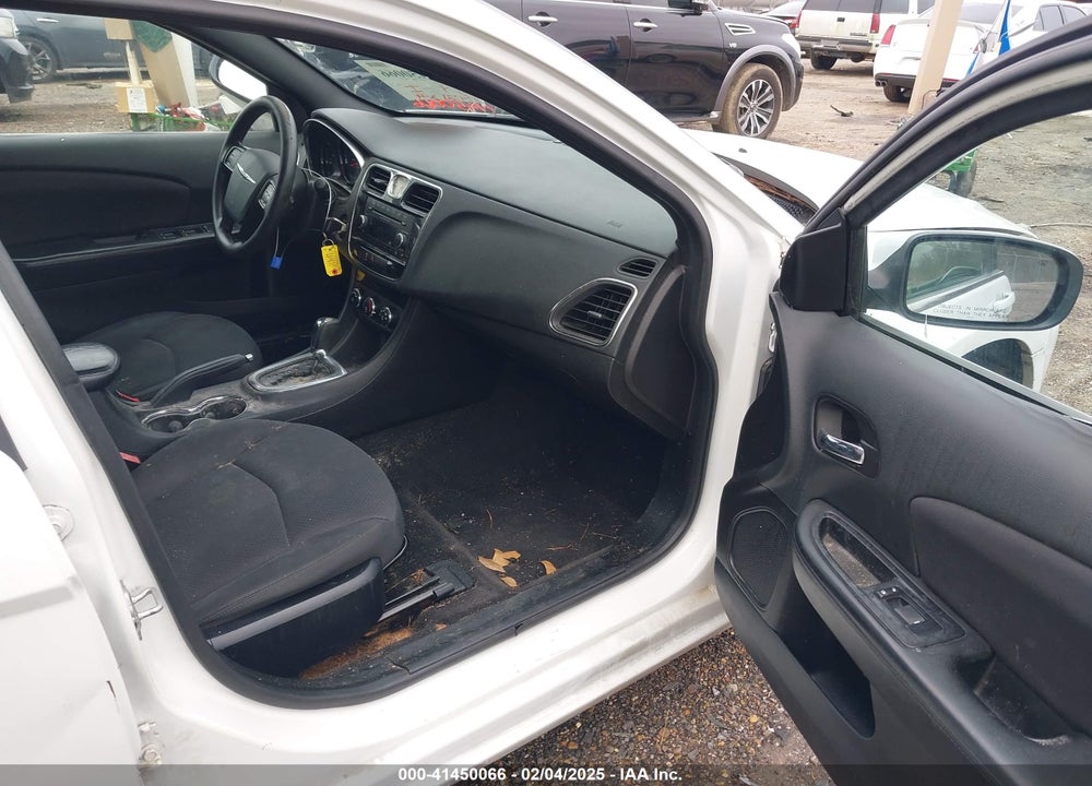 2014 CHRYSLER 200 VIN: 1C3CCBAB3EN142180