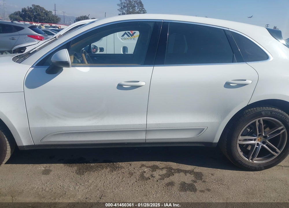 2015 PORSCHE MACAN S VIN: WP1AB2A56FLB59700