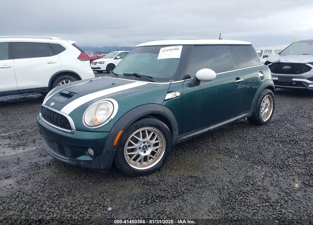 2010 MINI COOPER S VIN: WMWMF7C54ATW89845