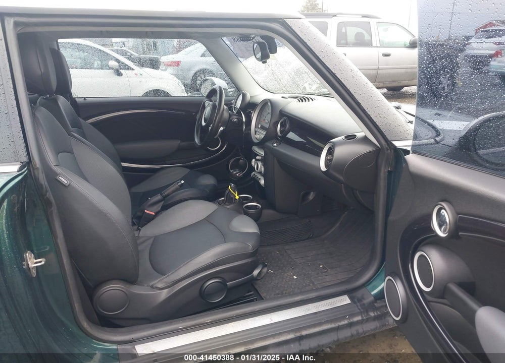 2010 MINI COOPER S VIN: WMWMF7C54ATW89845