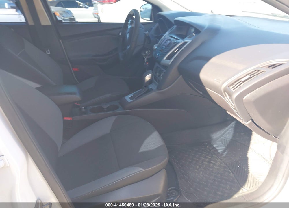 2014 FORD FOCUS SE VIN: 1FADP3F29EL189721