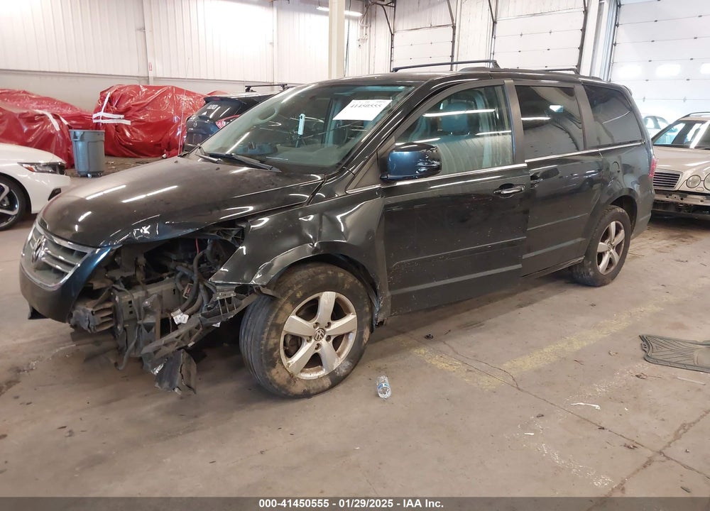 2011 VOLKSWAGEN ROUTAN VIN: 2V4RW3DG7BR625699