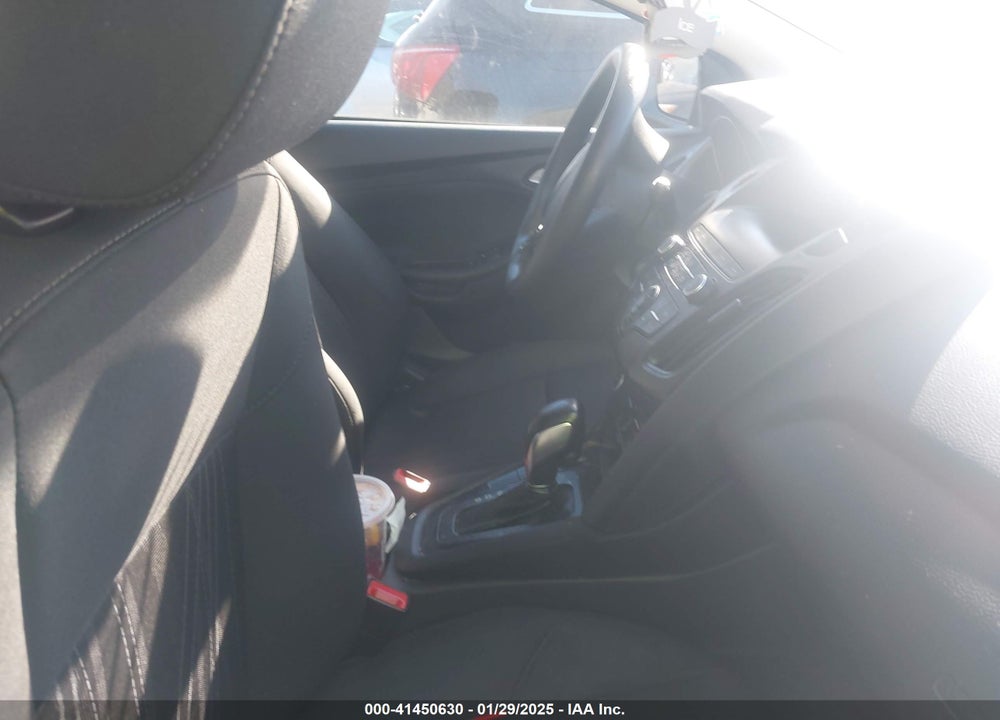 2018 FORD FOCUS VIN: 1FADP3FE9JL242695