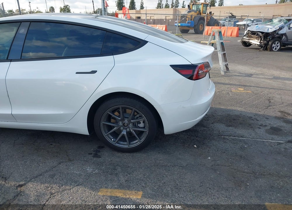 2022 TESLA MODEL 3 REAR-WHEEL DRIVE VIN: 5YJ3E1EA4NF323322