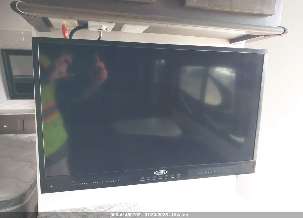 2019 FOREST RIVER SANDSTORM VIN: 4X4TSCA21KE010366