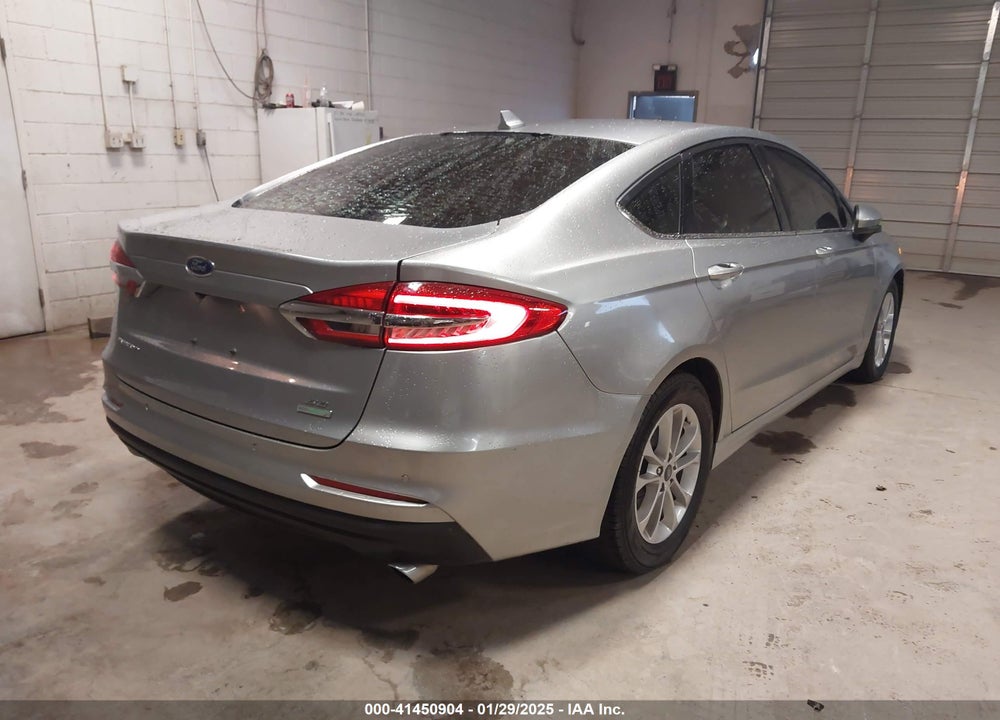 2020 FORD FUSION VIN: 3FA6P0HD6LR111613