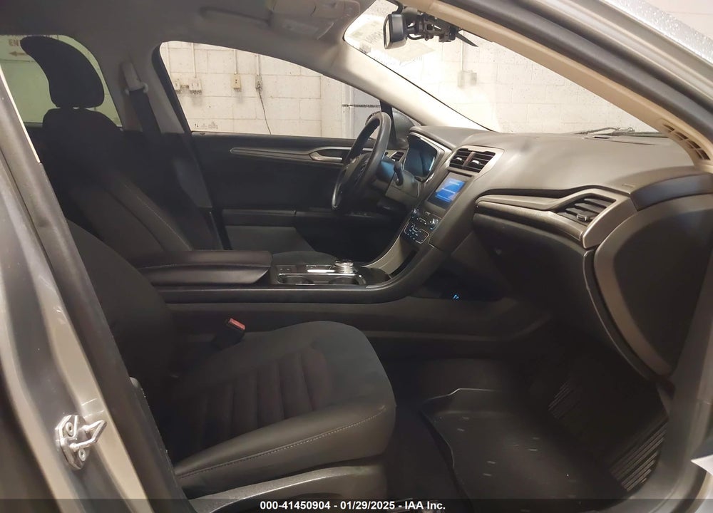 2020 FORD FUSION VIN: 3FA6P0HD6LR111613