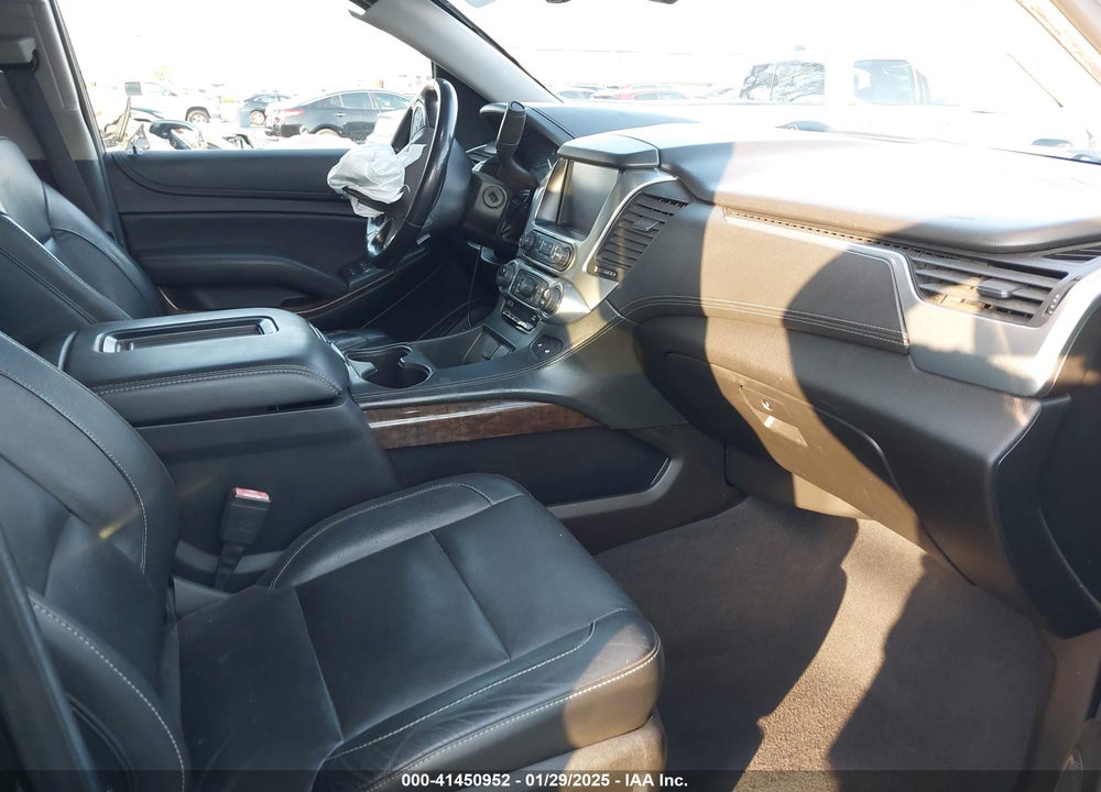 2019 CHEVROLET SUBURBAN LT VIN: 1GNSKHKC2KR190625