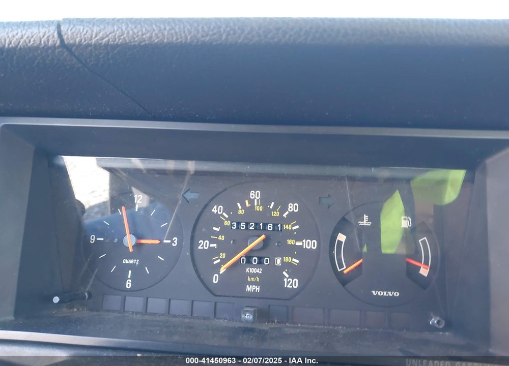 1990 VOLVO 240 DL VIN: YV1AA8847L1413422