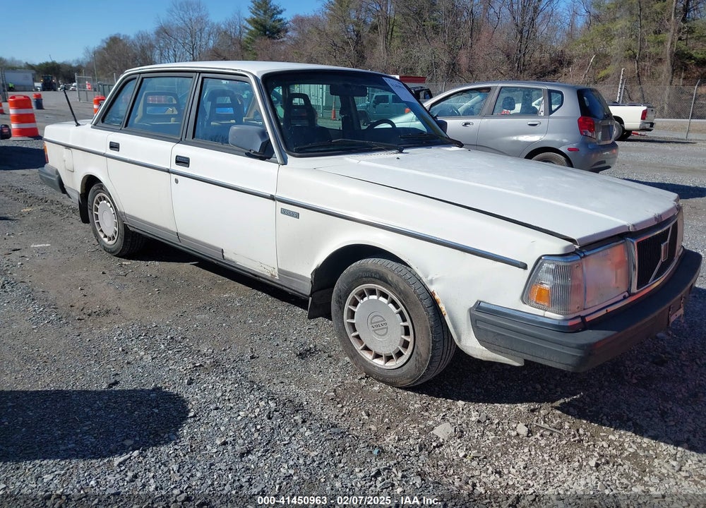 1990 VOLVO 240 DL VIN: YV1AA8847L1413422