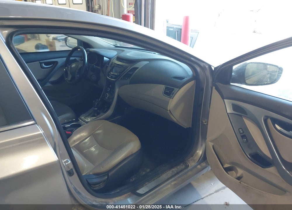 2014 HYUNDAI ELANTRA VIN: 5NPDH4AE1EH518639
