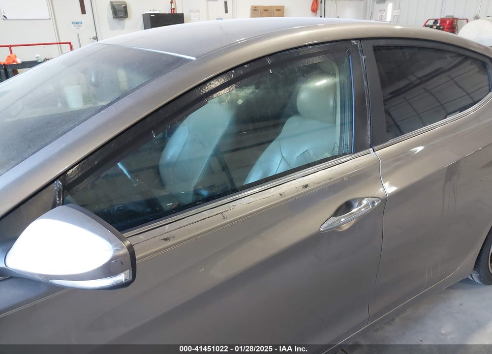 2014 HYUNDAI ELANTRA VIN: 5NPDH4AE1EH518639