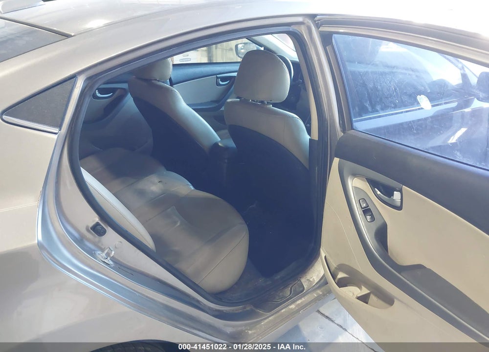 2014 HYUNDAI ELANTRA VIN: 5NPDH4AE1EH518639