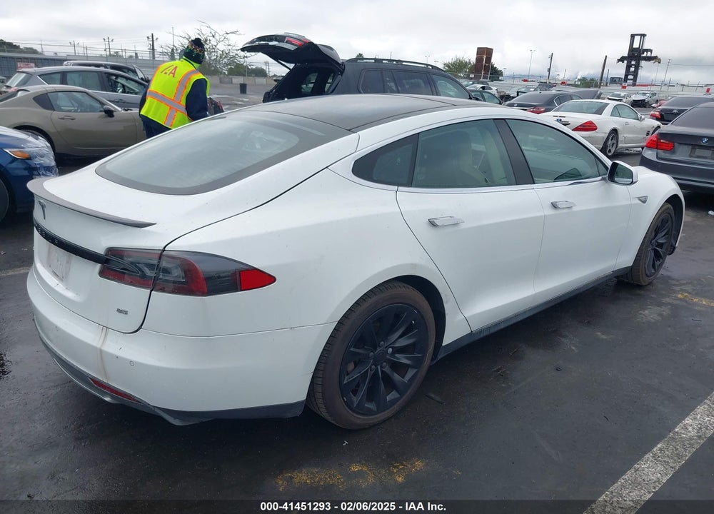 2014 TESLA MODEL S VIN: 5YJSA1H14EFP44167