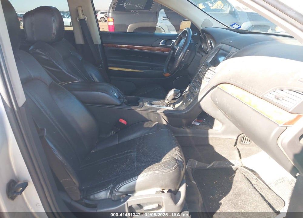 2011 LINCOLN MKT VIN: 2LMHJ5FR3BBJ50477