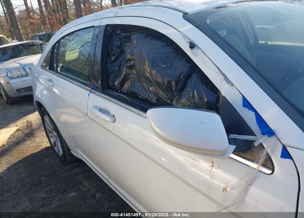2014 CHRYSLER 200 VIN: 1C3CCBBB1EN153418