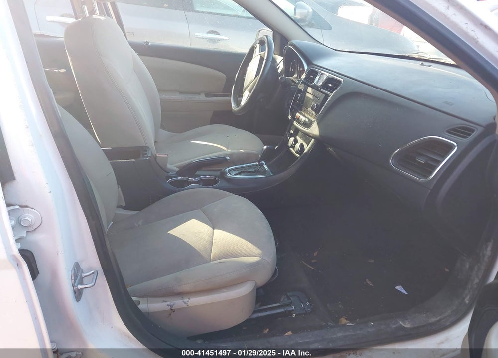 2014 CHRYSLER 200 VIN: 1C3CCBBB1EN153418
