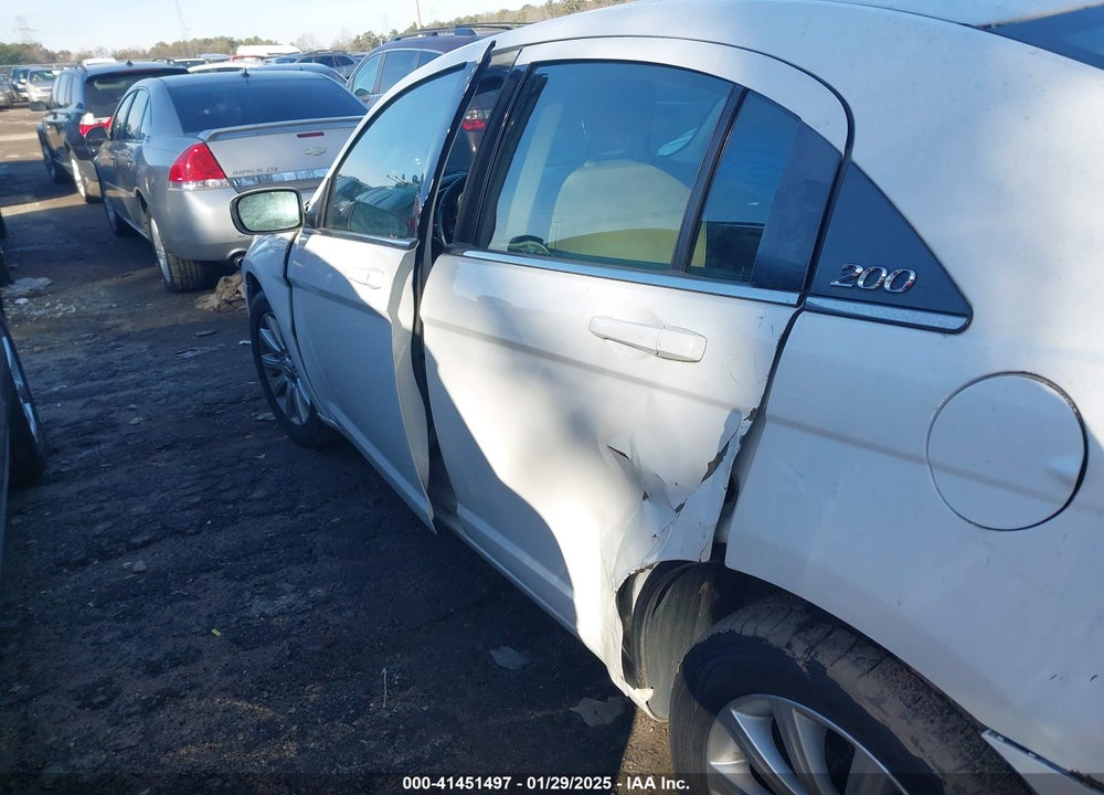 2014 CHRYSLER 200 VIN: 1C3CCBBB1EN153418