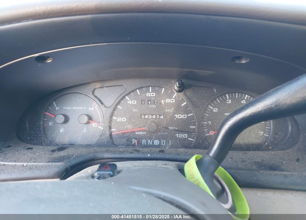 2001 FORD TAURUS SE VIN: 1FAHP53U41A261112