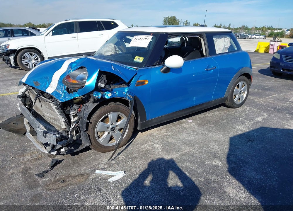 2015 MINI HARDTOP VIN: WMWXM5C58FT940882