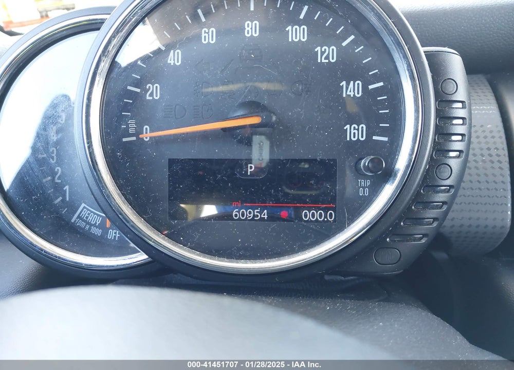 2015 MINI HARDTOP VIN: WMWXM5C58FT940882