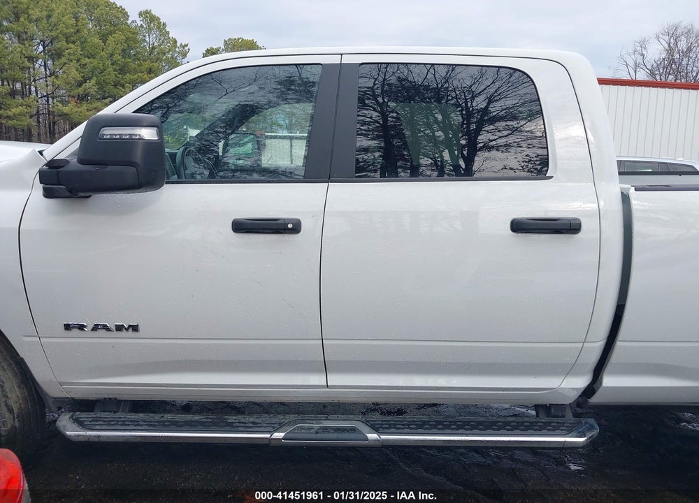 2024 RAM 2500 BIG HORN 4X4 6'4 BOX VIN: 3C6UR5DJ1RG101376