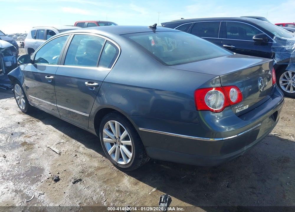 2010 VOLKSWAGEN PASSAT VIN: WVWJK7ANXAE146119