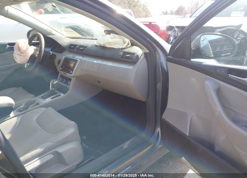 2010 VOLKSWAGEN PASSAT VIN: WVWJK7ANXAE146119