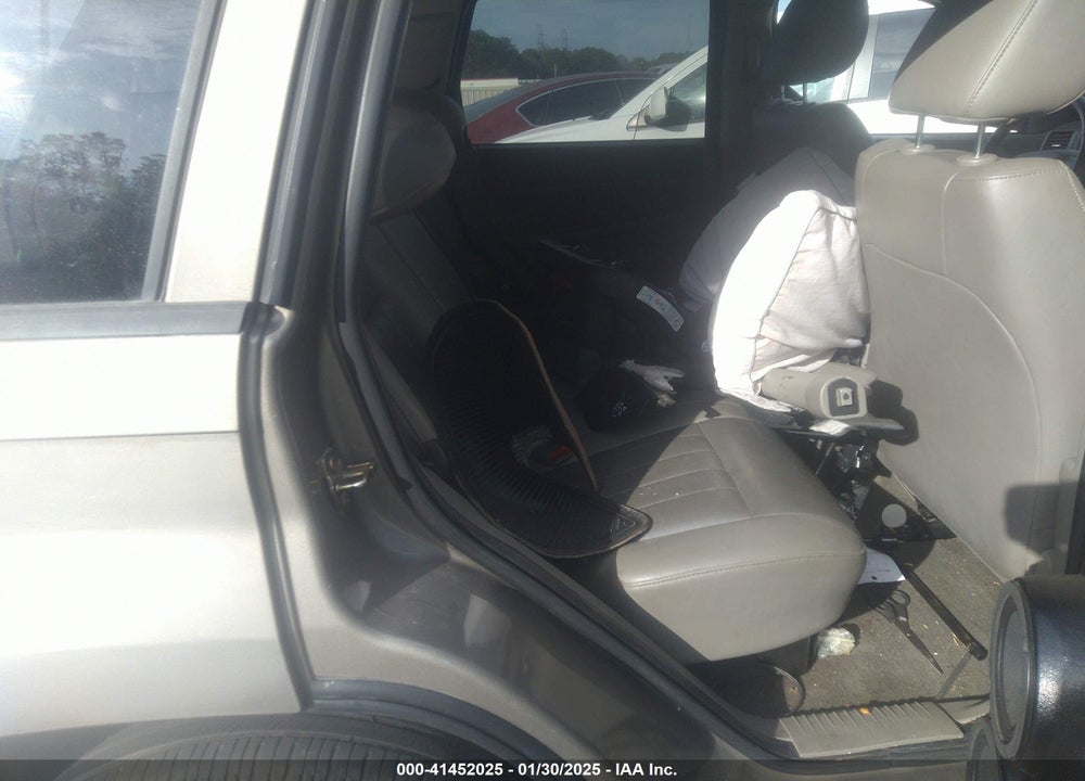 2005 JEEP GRAND CHEROKEE LAREDO VIN: 1J4HS48N95C677083