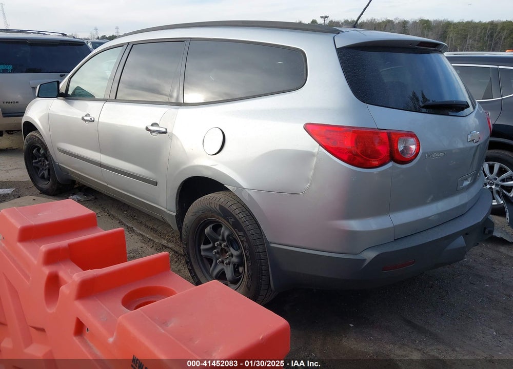 2012 CHEVROLET TRAVERSE LS VIN: 1GNKREED1CJ327052