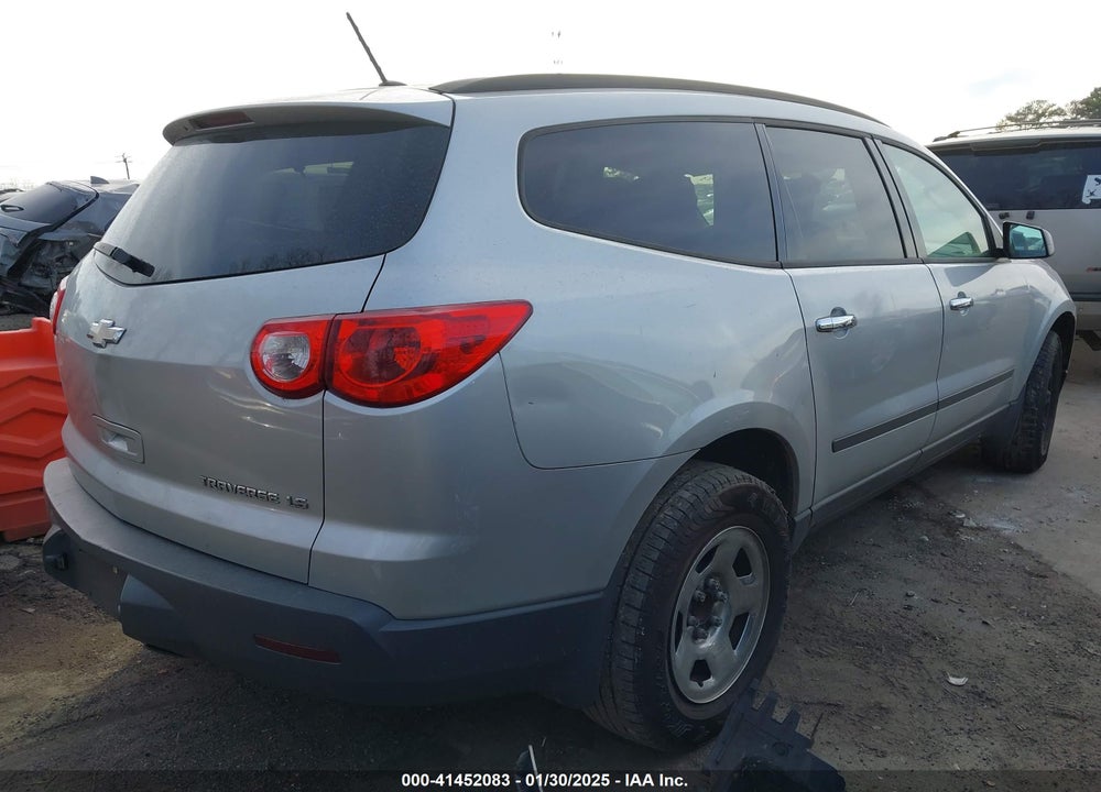 2012 CHEVROLET TRAVERSE LS VIN: 1GNKREED1CJ327052