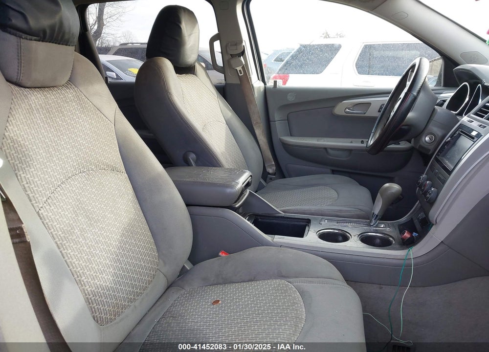 2012 CHEVROLET TRAVERSE LS VIN: 1GNKREED1CJ327052