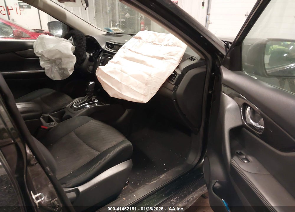 2018 NISSAN ROGUE SV VIN: 5N1AT2MV5JC745674