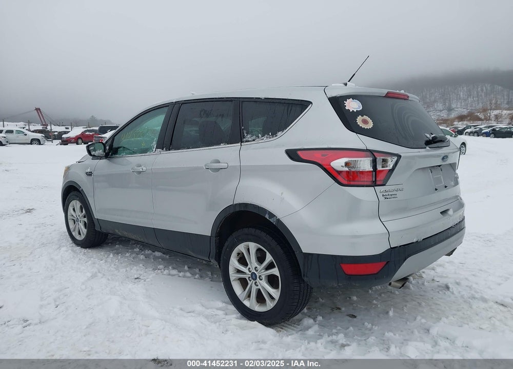 2017 FORD ESCAPE SE VIN: 1FMCU9GD8HUC08903