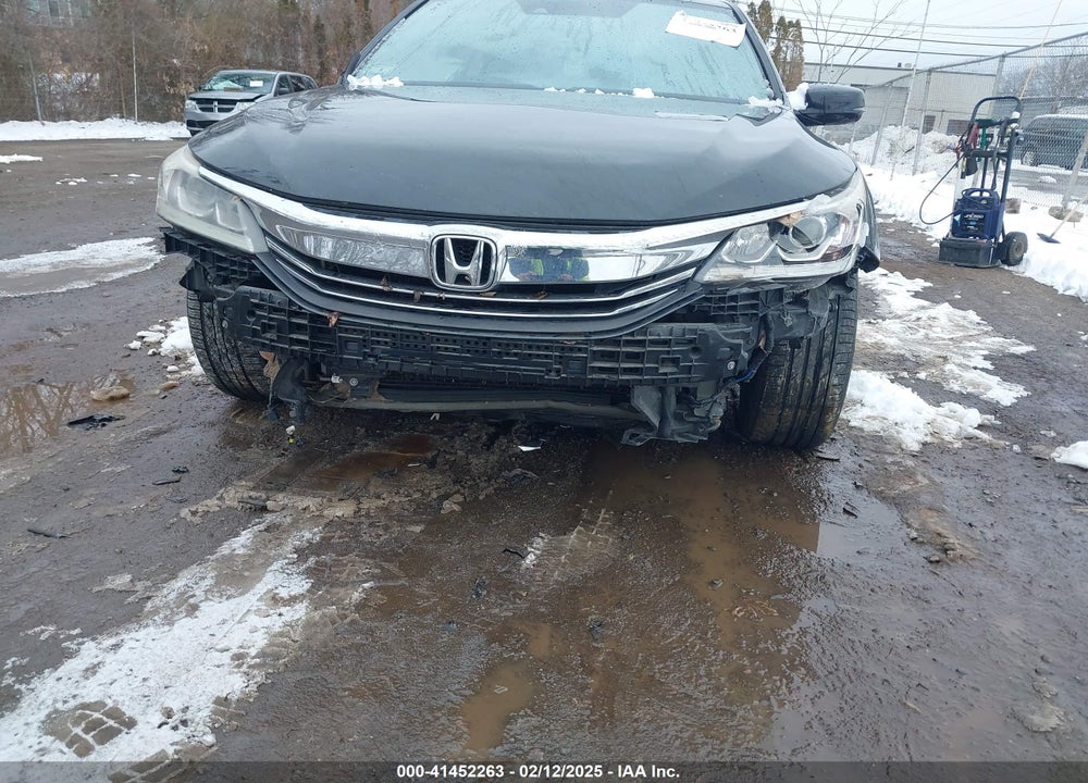 2017 HONDA ACCORD VIN: 1HGCR3F03HA022495