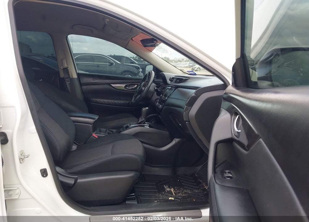 2018 NISSAN ROGUE VIN: 5N1AT2MT0JC834843