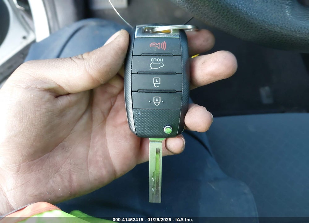 2020 KIA SORENTO VIN: 5XYPGDA59LG620680